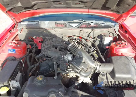 2013 Ford Mustang V6 из США, поврежденный, VIN 1ZVBP8AM8D5250810